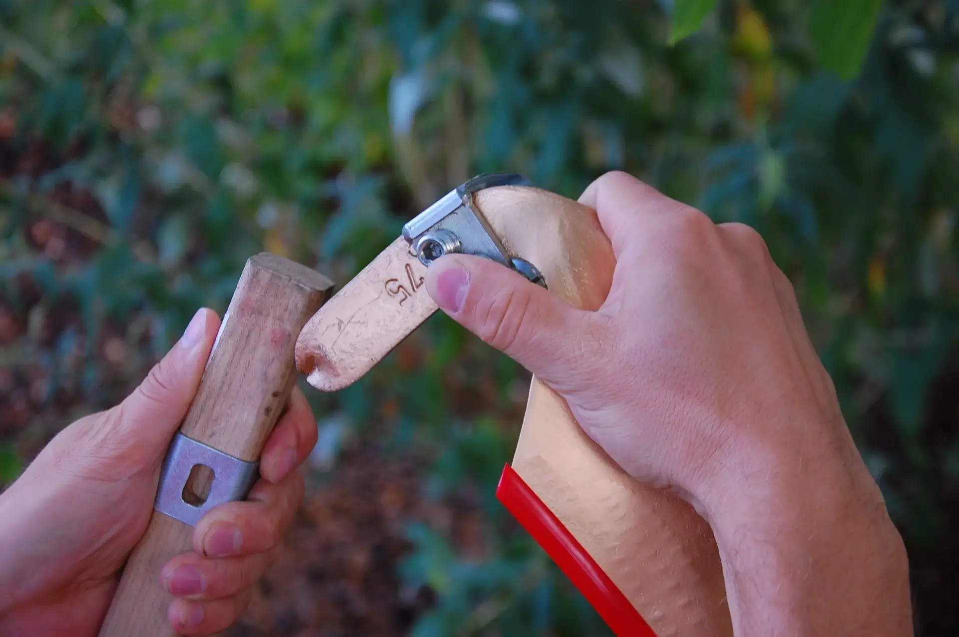 Nasedenie kosy na kosisko krok 2