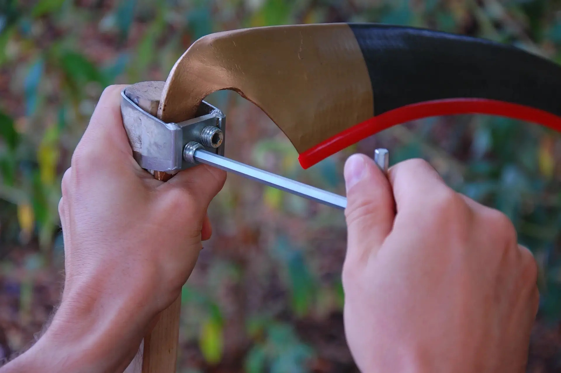 Nasedenie kosy na kosisko krok 4